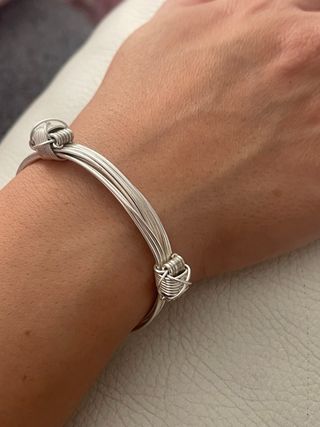 Pulsera de hilos de plata 