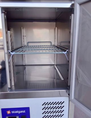 🟪 HT -  Mesa Fría Ref. 2 Puertas