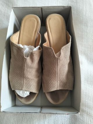 Zuecos de mujer Marca Gadea