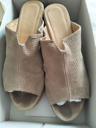 Zuecos de mujer Marca Gadea