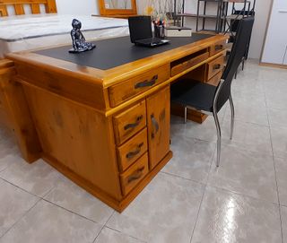escritorio de oficina de pura madera