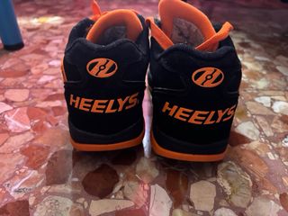 zapatos con rueda