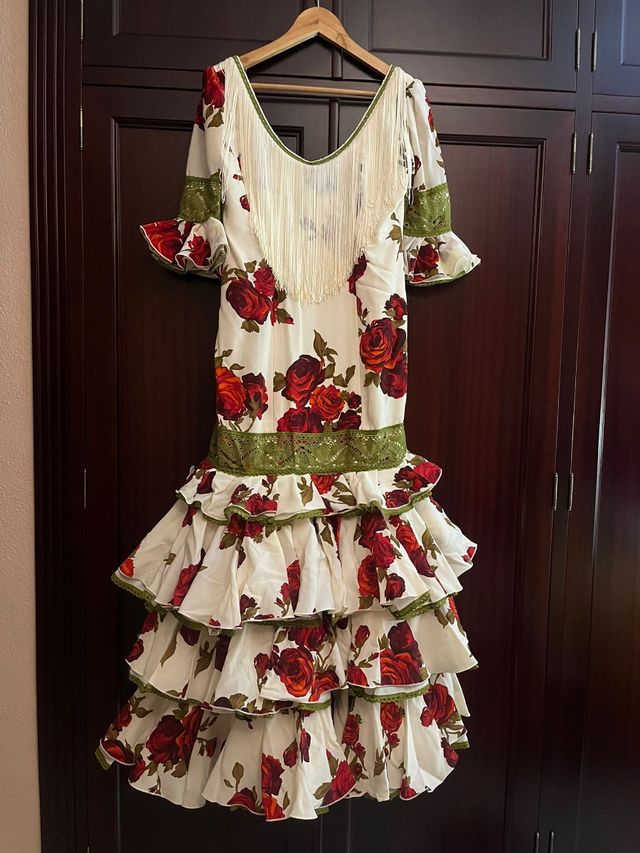 TRAJE DE FLAMENCA de segunda mano por 50 EUR en Sevilla en WALLAPOP