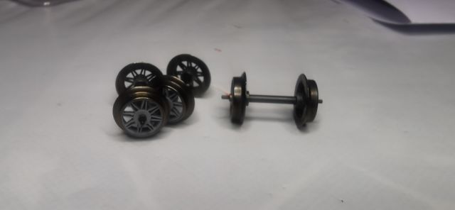 Ejes de rueda de tren H0- AC