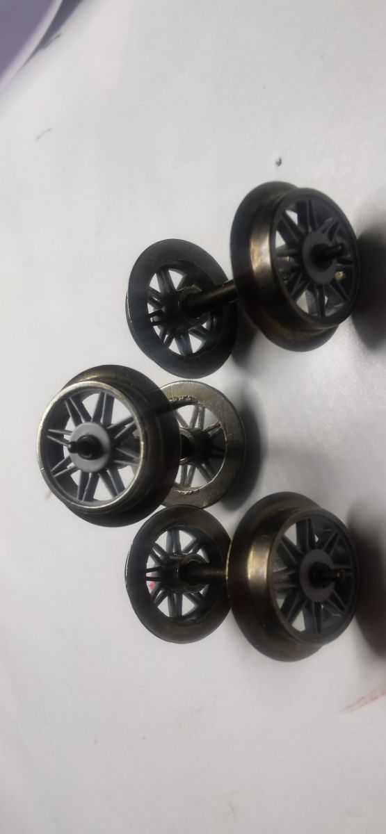 Ejes de rueda de tren H0- AC