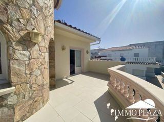 Casa pareada en venta en Empuriabrava en Castelló d´Empúries