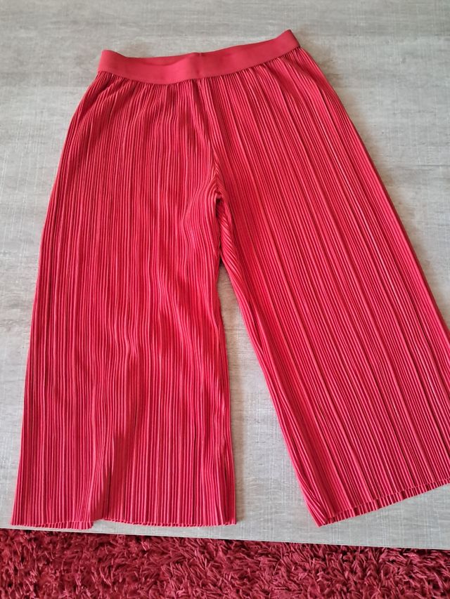 Pantalón rojo de niña