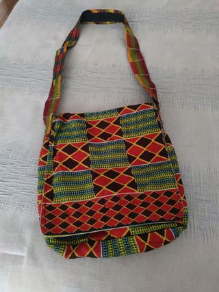 Bolso bandolera africano