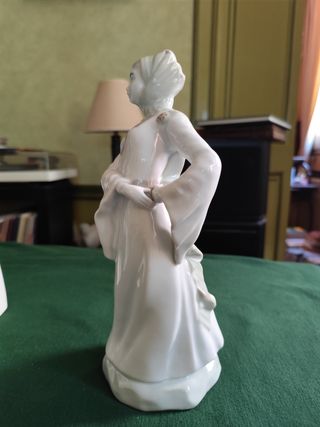 Figura Mujer Griega porcelana