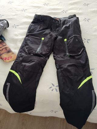 Pantalón moto