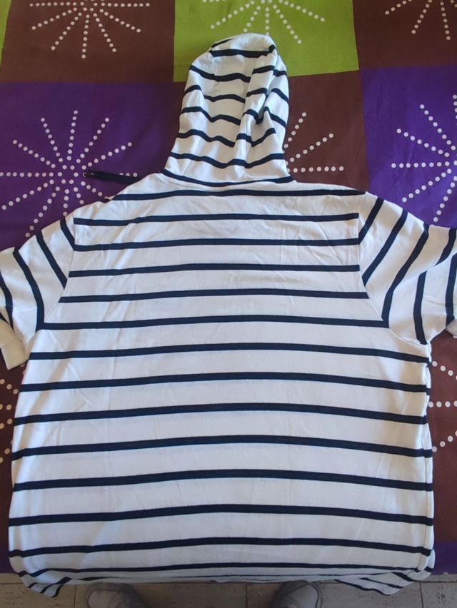 Camiseta con capucha Adidas