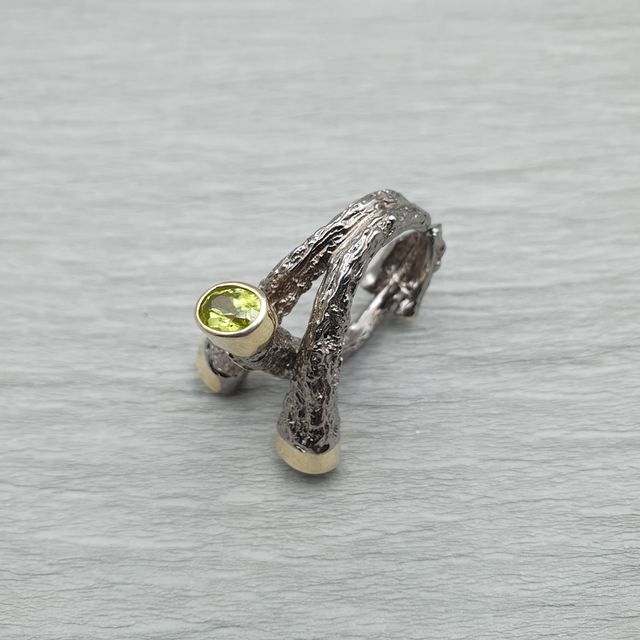 Anillo ajustable plata 925 peridotos y circonitas
