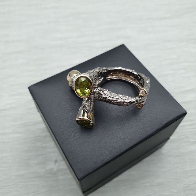 Anillo ajustable plata 925 peridotos y circonitas