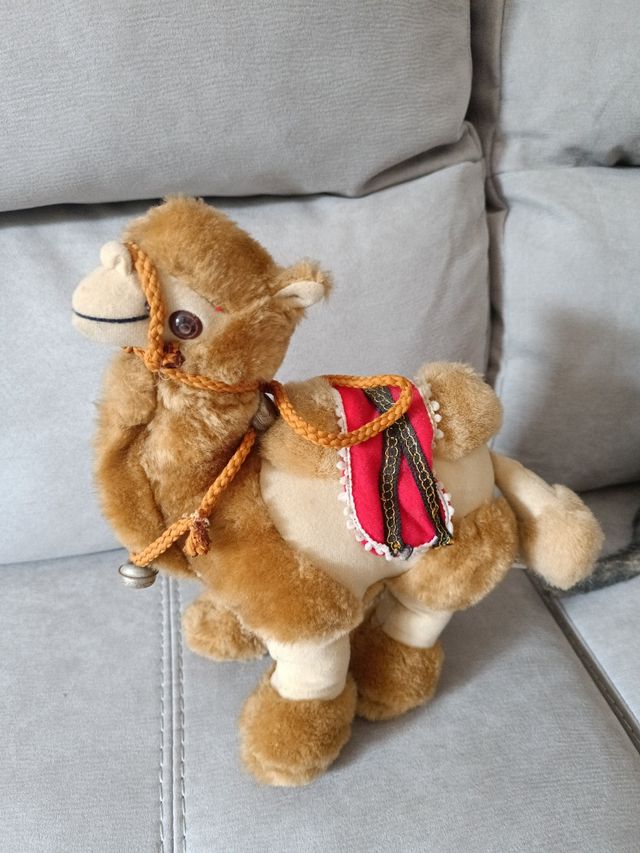 Peluche a forma di cammello