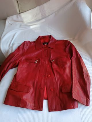 Cazadora de piel roja. Biker roja