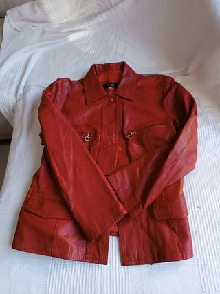 Cazadora de piel roja. Biker roja