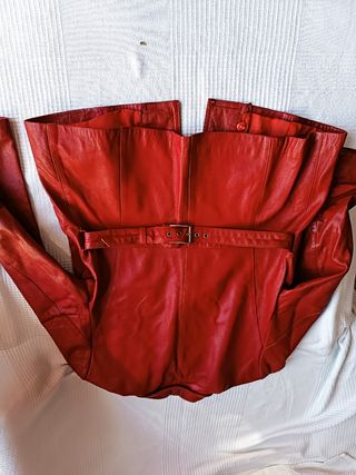 Cazadora de piel roja. Biker roja