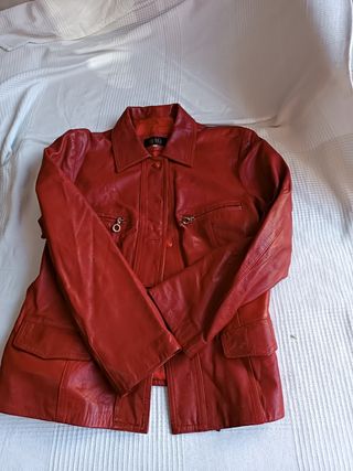 Cazadora de piel roja. Biker roja
