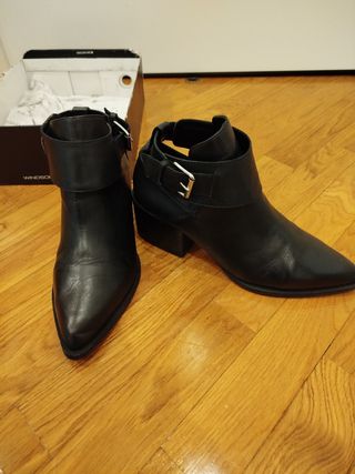 Stivaletto a punta Windsor Smith N 40