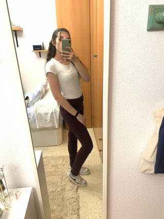 Pantalón morado de Zara