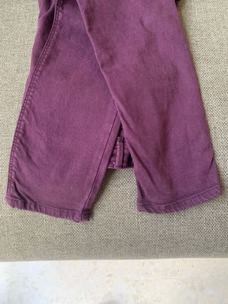 Pantalón morado de Zara