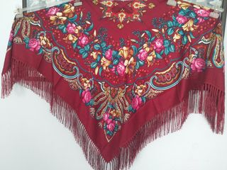 Precioso manton granate nuevo