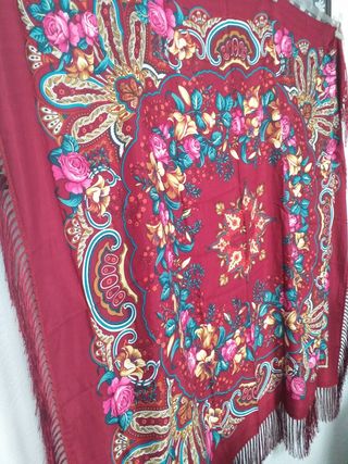 Precioso manton granate nuevo