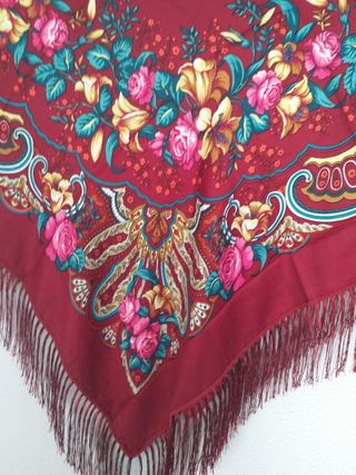 Precioso manton granate nuevo