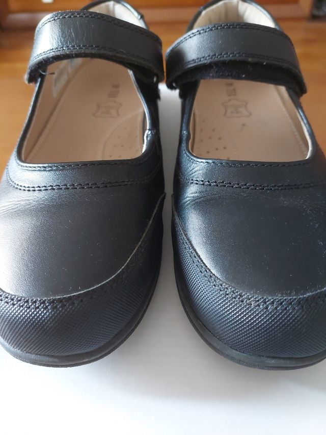 Zapatos de colegio.