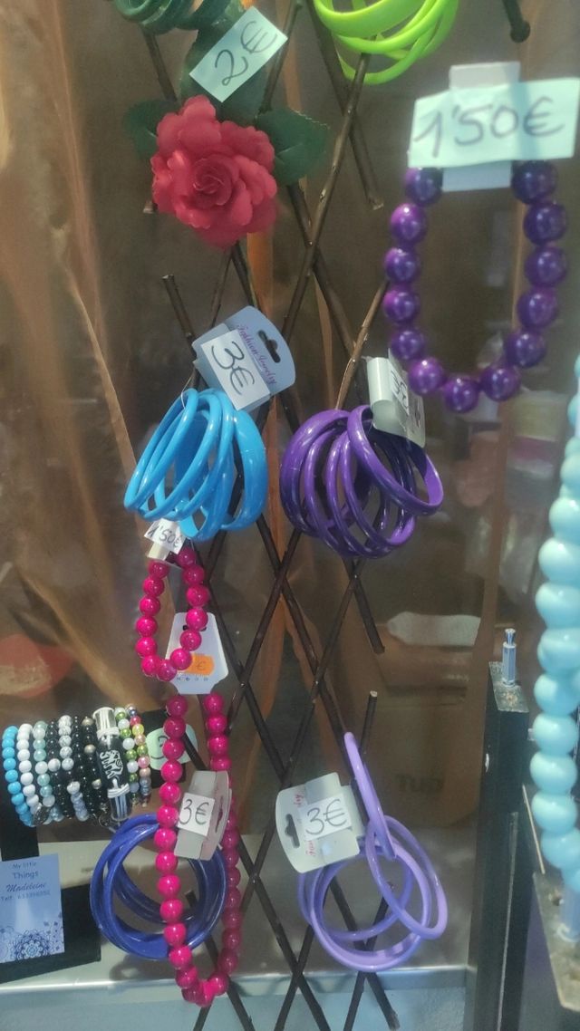 Pulseras,collares,flores para el cabello desde 2€