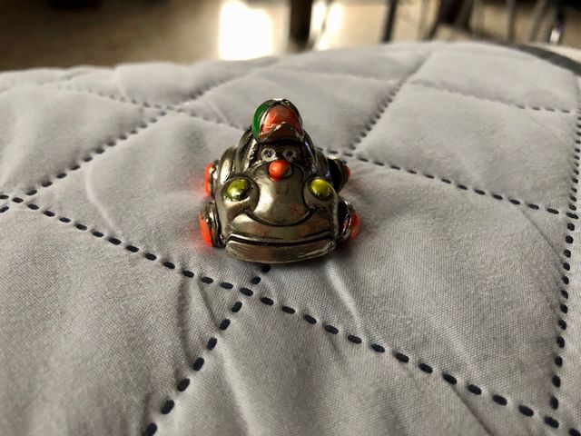 Piccola macchinina in argento