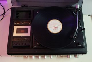 TOCADISCOS Y CASSETTE BENYTONE M5132L