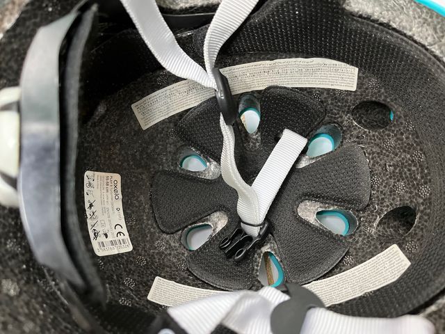 Casco de protección Oxelo color turquesa