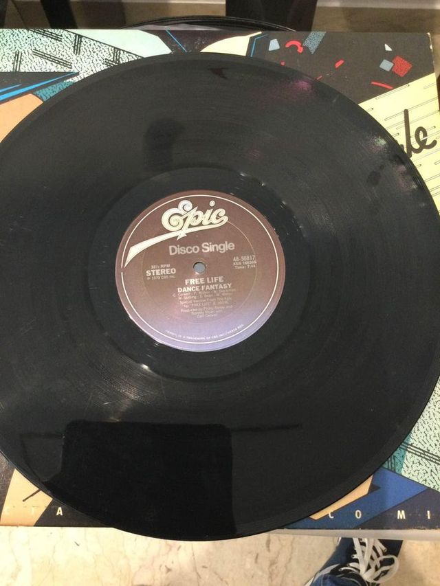 Vinile Epic Disco Single Free Life