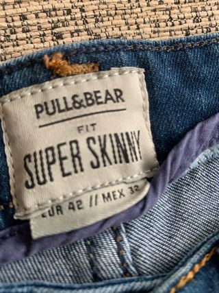 Pantalon chico super skinny
