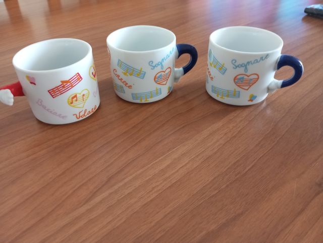 Tazzoni o tazze per colazione disegnate 