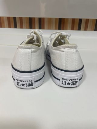 Converse blancas con plataforma