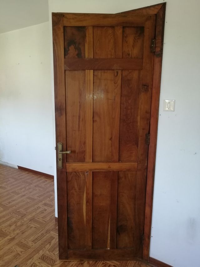 PUERTAS DE MADERA