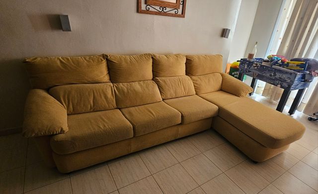 Sofa con chaise longe