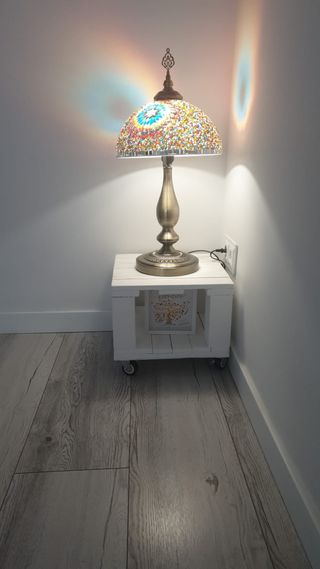 Mesita de noche para lampara