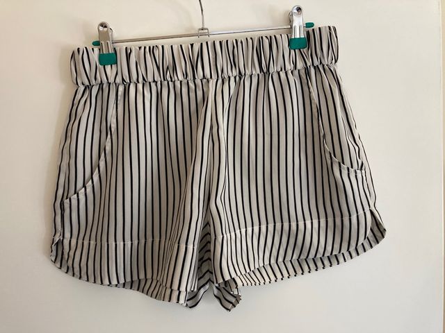 Short satinado Zara Talla S