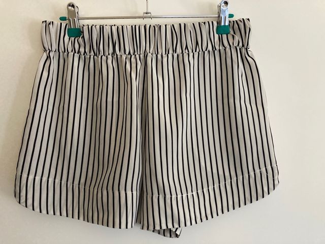Short satinado Zara Talla S