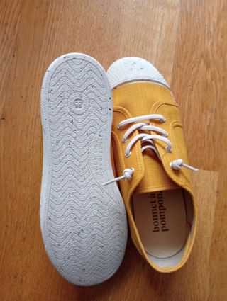 Zapatillas niño. Núm 35