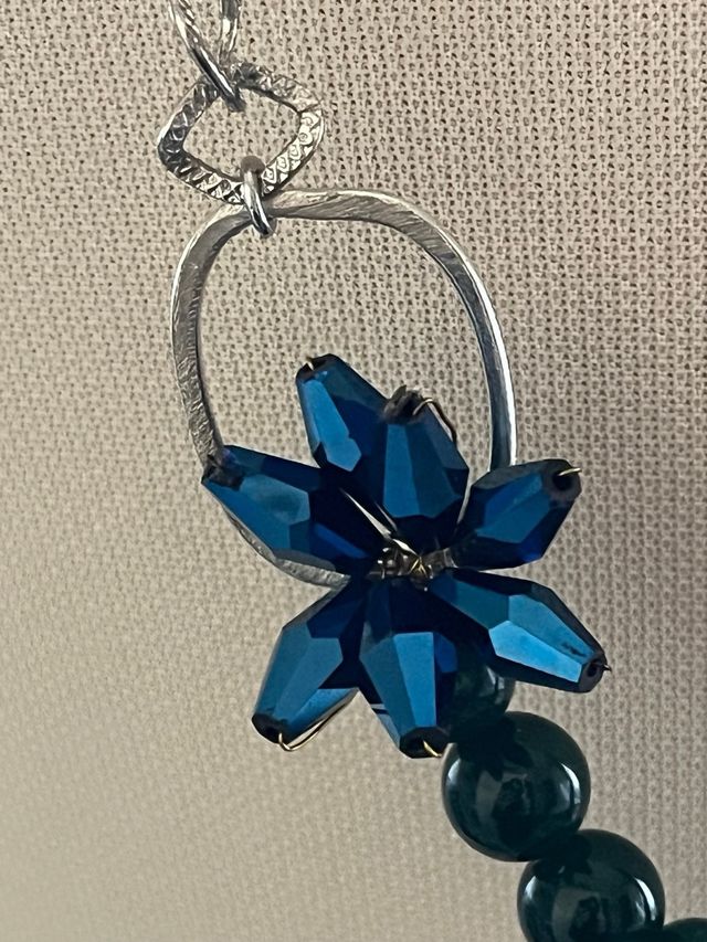 Bellissima collana di pietre dure colore verde