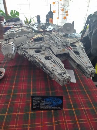 Halcón milenario lego 75912