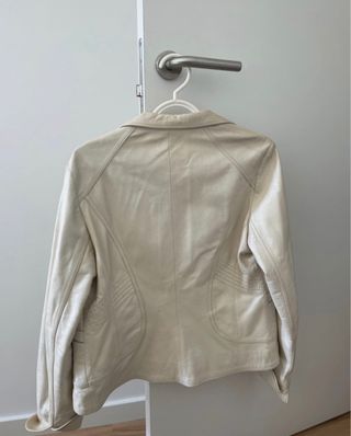 Chaqueta blanca de piel