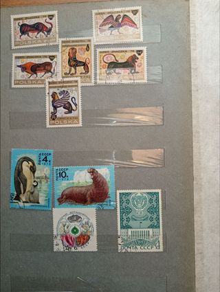 Album con 180 francobolli