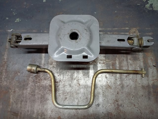Gato coche + llave ruedas