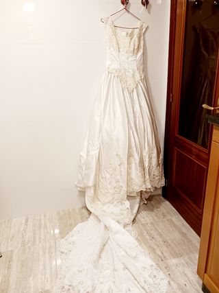 Vestido de Novia.Está en León Capital.