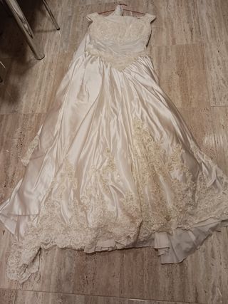 Vestido de Novia.Está en León Capital.